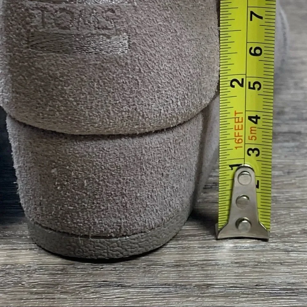 ‎TOMS~Desert Wedge~Taupe~Suede Ankle Booties~Youth~ Size 6~Lace Up